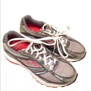 Brooks Adrenaline Pink Running Shoes Women’s 8